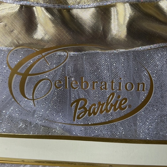 SPECIAL 2000 EDITION CELEBRATION BARBIE FIRST IN A SERIES FOR THE 21st CENTURY - Picture 7 of 17